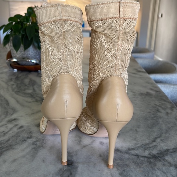 ‼️SOLD‼️GIANVITO ROSSI
Leather Trim Lace Embellishment Sock Boots
Size: 38 - Picture 4 of 9